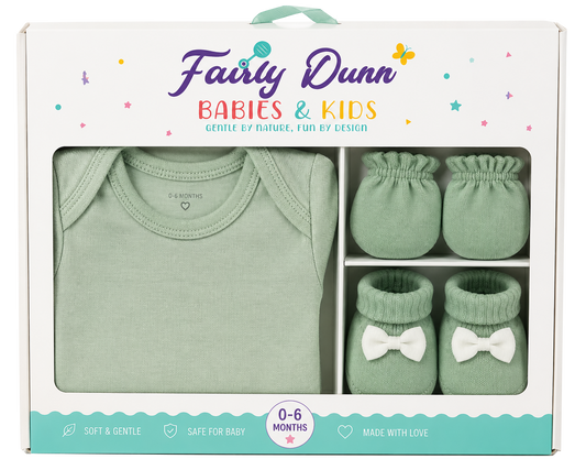 Baby Boy Gift Set – Soft Newborn Outfit, Mittens & Bow Headband (0–6 Months) (Copy)